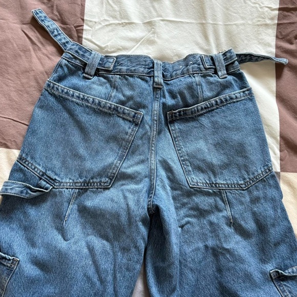 Low Rise Wide Leg Cargo Jeans - Picture 4 of 4